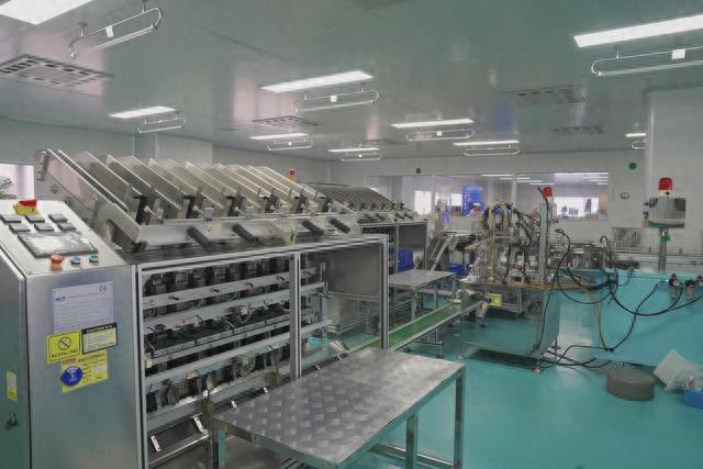 向云而生 聚美成灣② | 數(shù)字賦能 驅(qū)動白云美妝在“灣”道實現(xiàn)超車